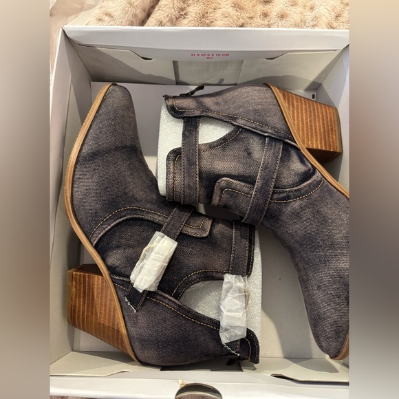 Corkys boots NIB 9 washed blue denim - Picture 1 of 2